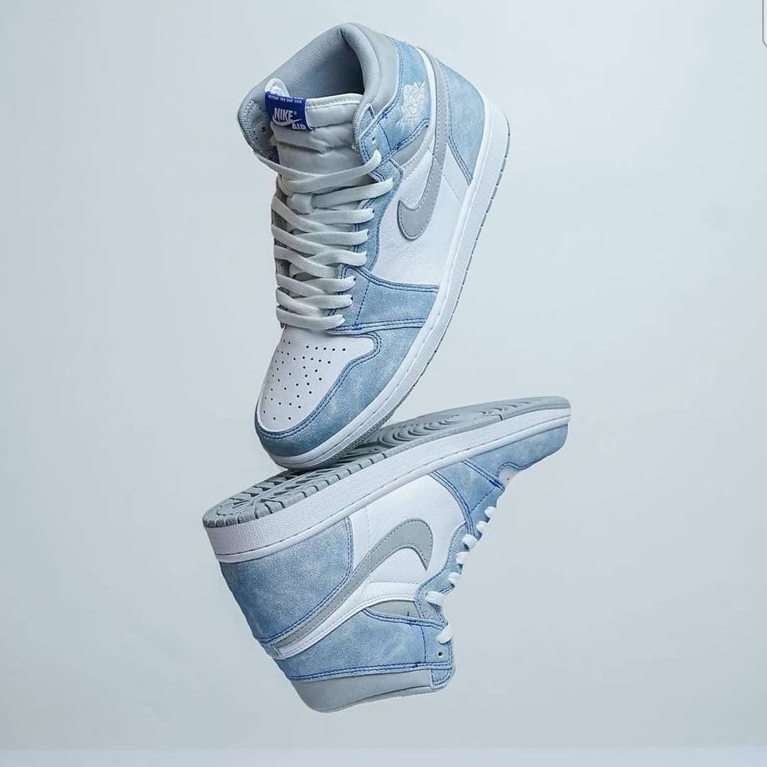 Nike Air Jordan 1 High Hyper Royal