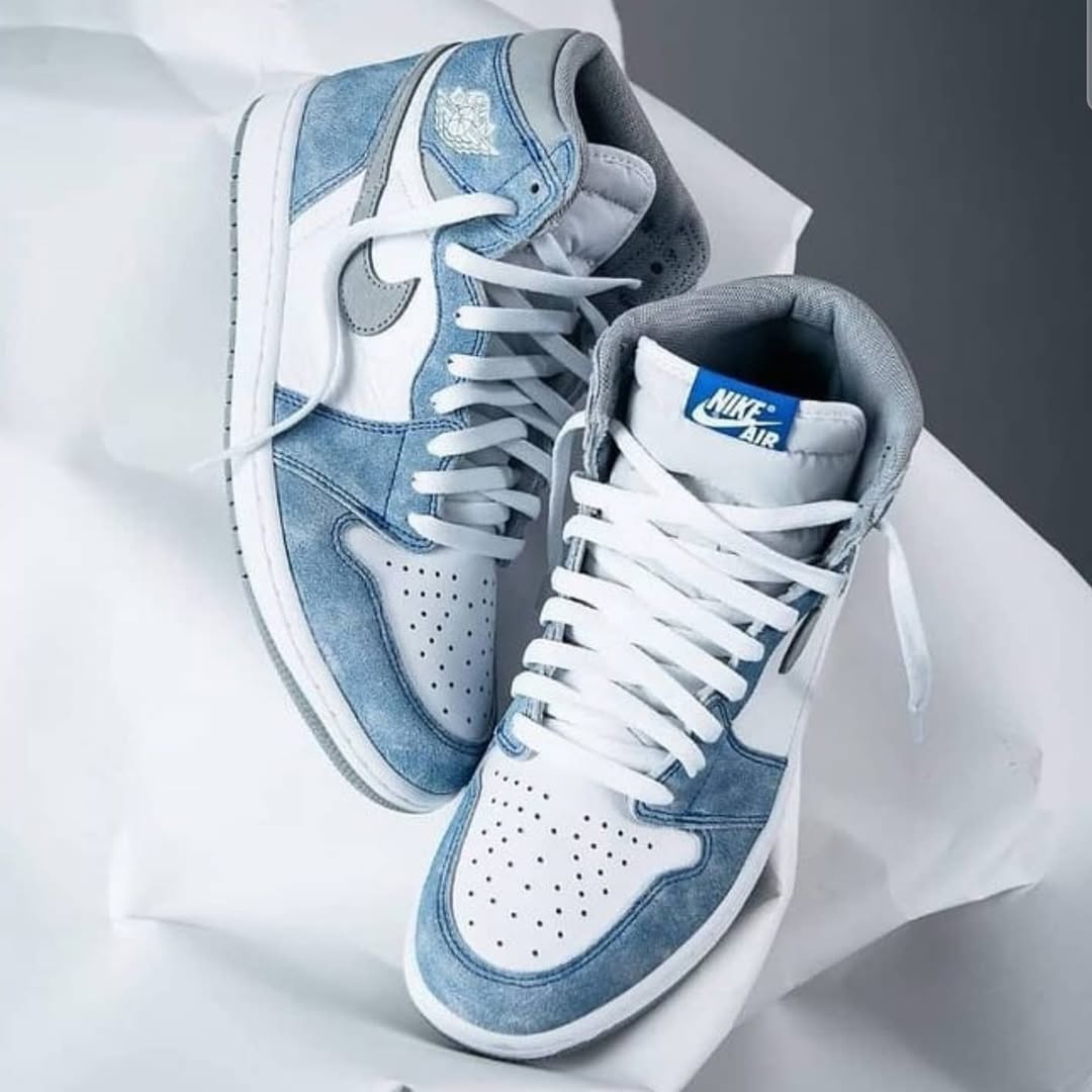 Nike Air Jordan 1 High Hyper Royal