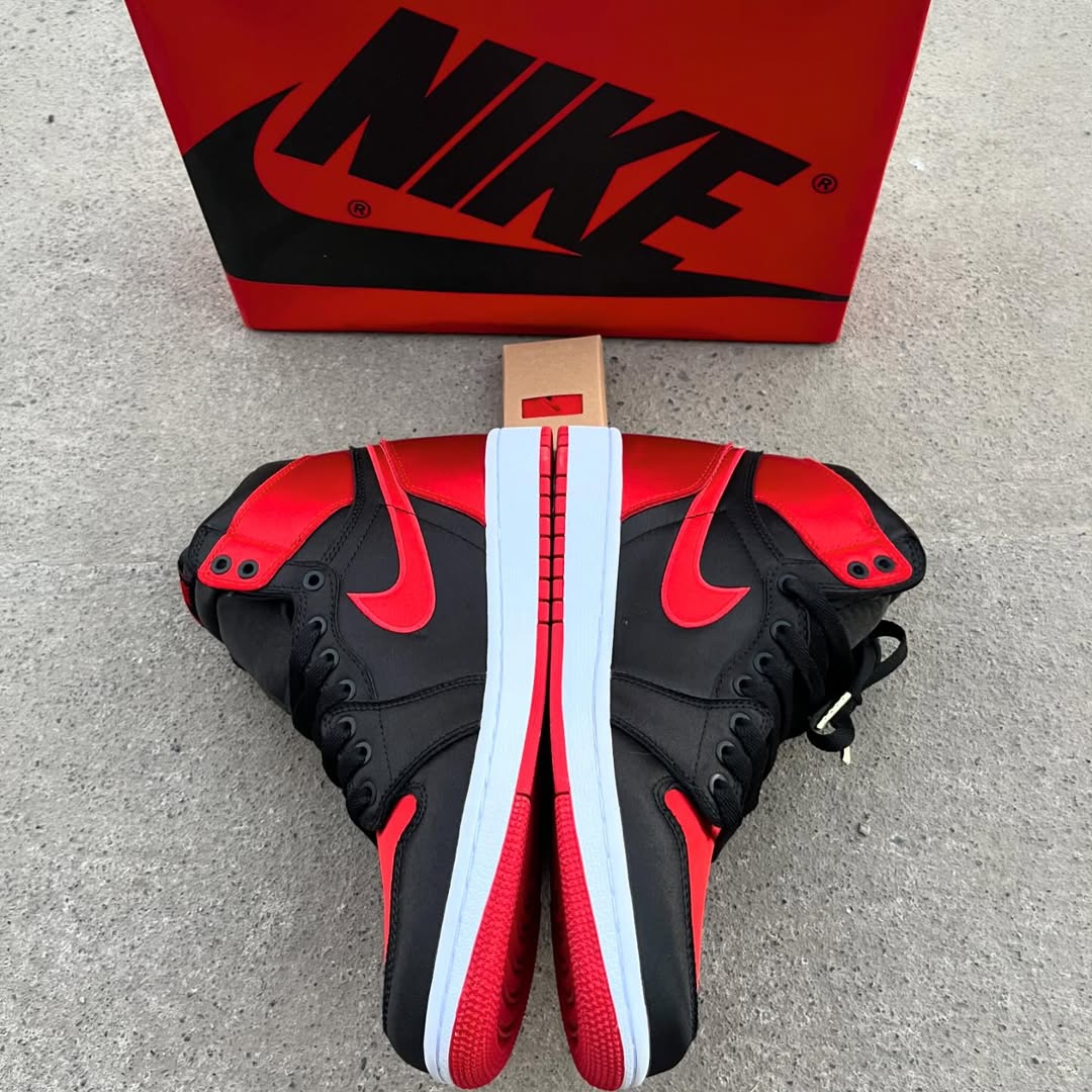 Air Jordan 1 Retro High OG SE “Satin” Sneakers