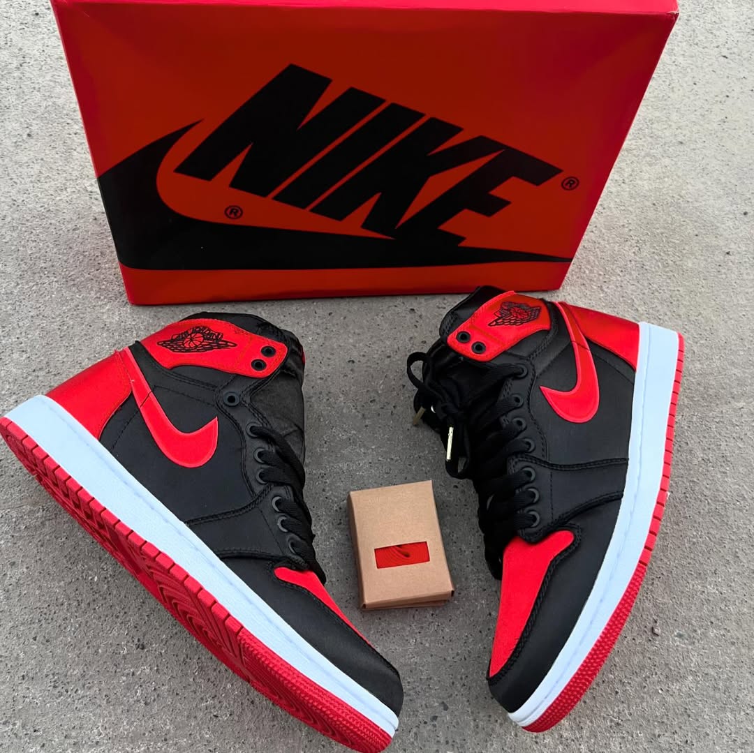 Air Jordan 1 Retro High OG SE “Satin” Sneakers